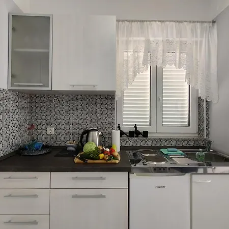 アパート Ines イェゼラ