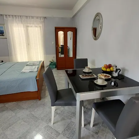 公寓 Ines 耶泽拉