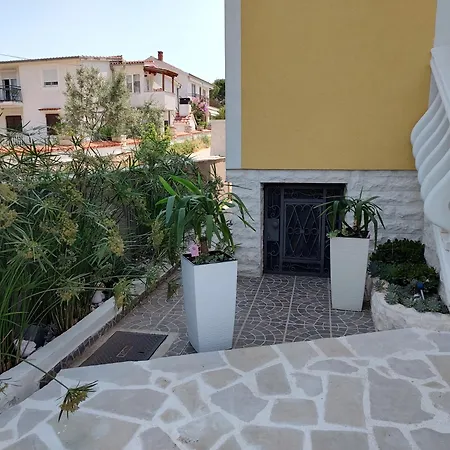 Apartment Ines *