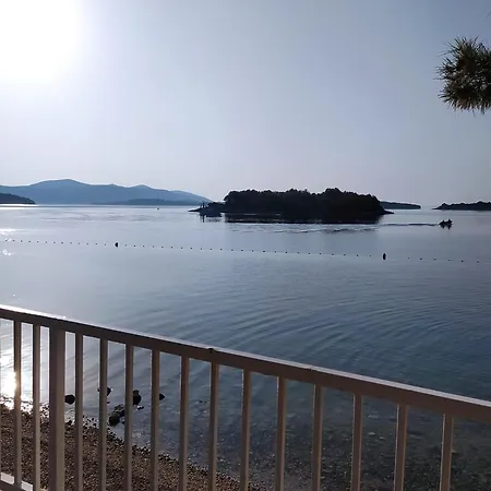 アパート Ines イェゼラ