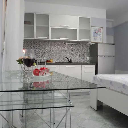 アパート Ines イェゼラ